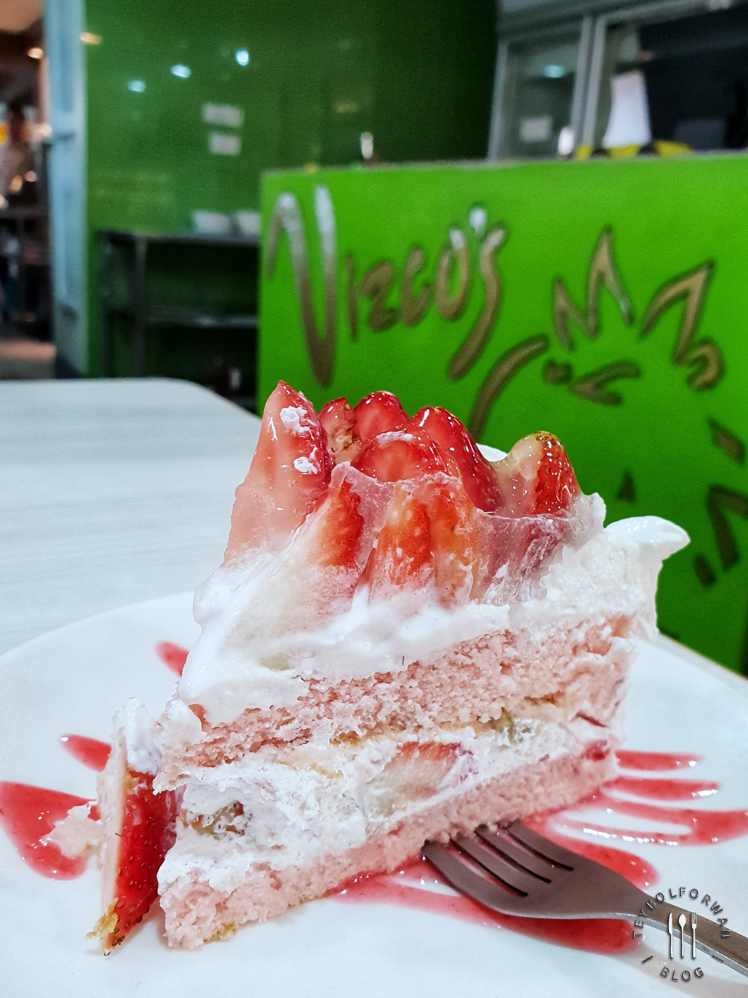 Vizcos' Strawberry Cake