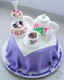 Tae Party Cake
